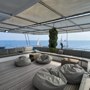 Zwischendeck eines Schiffes ohne Menschen